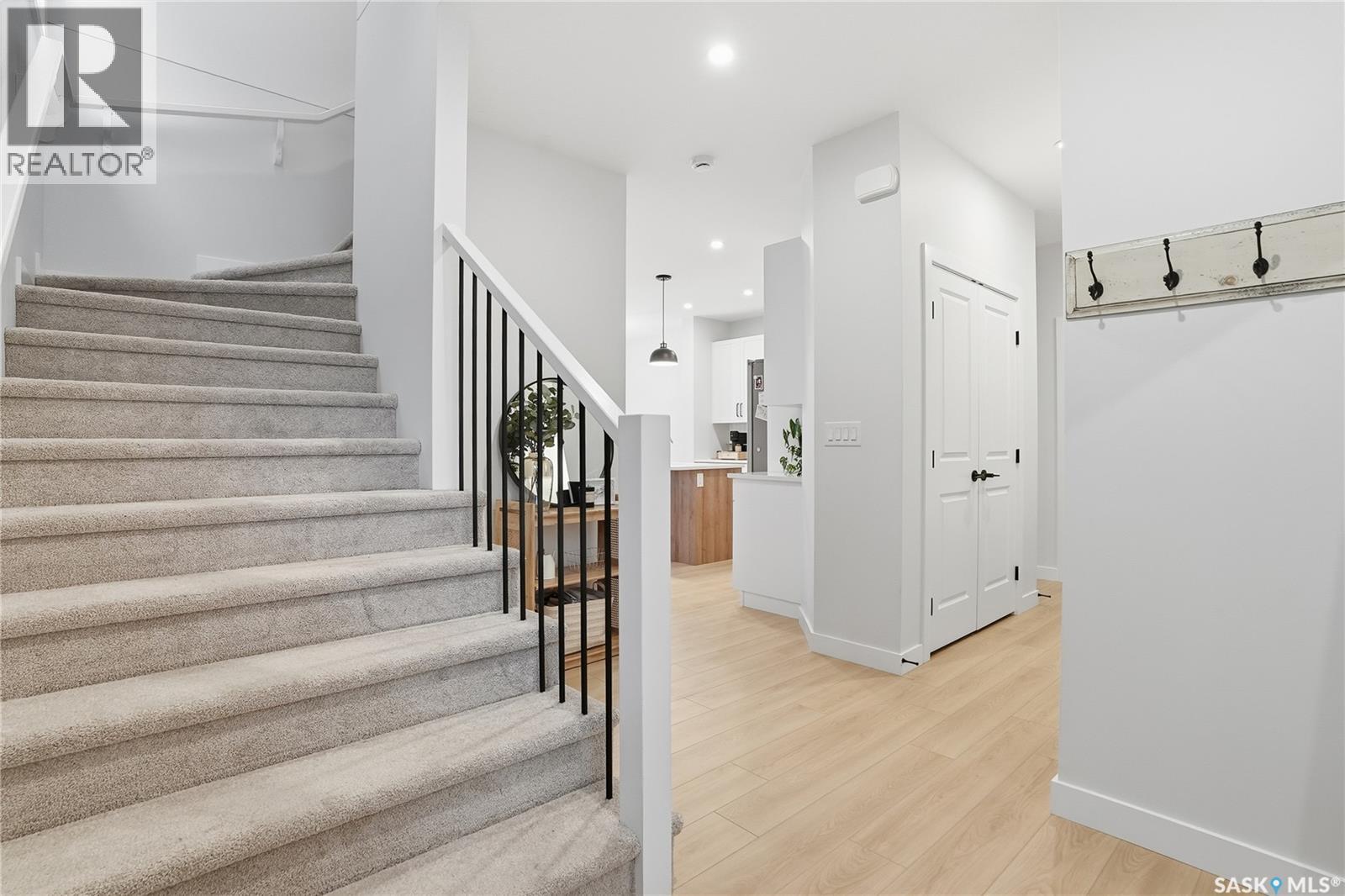 1328 Parr Hill Drive, Martensville, Saskatchewan  S0K 2T1 - Photo 3 - SK027693