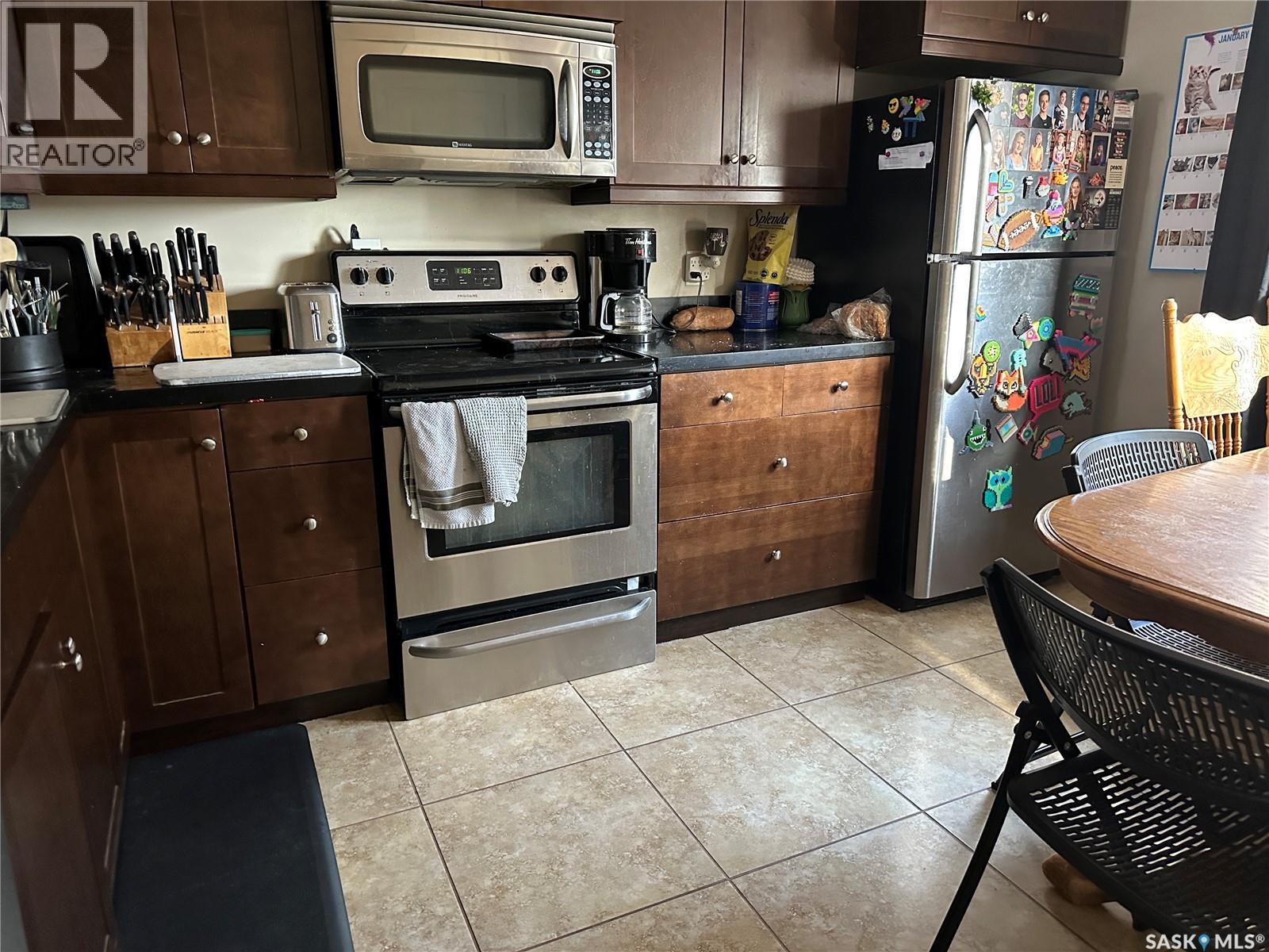 18 880 5th Street, Weyburn, Saskatchewan  S4H 1A4 - Photo 8 - SK027687