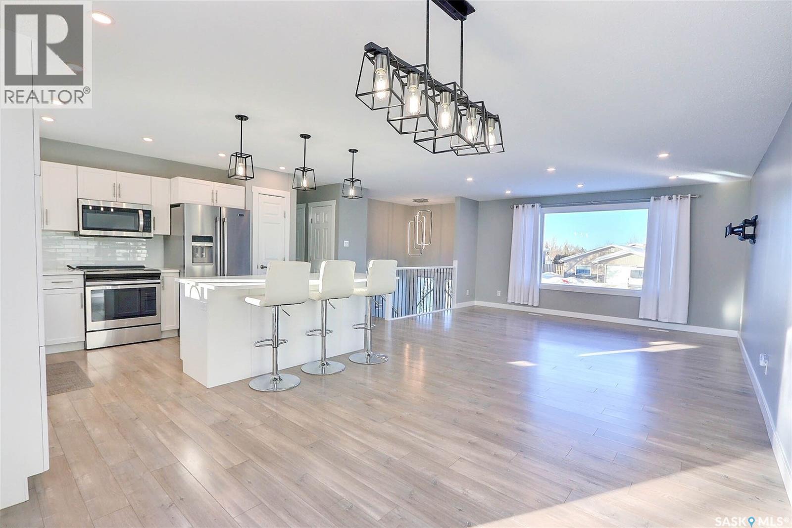 1355 Lacroix Crescent, Prince Albert, Saskatchewan  S6V 6R2 - Photo 3 - SK027681