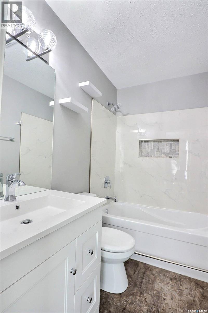 1355 Lacroix Crescent, Prince Albert, Saskatchewan  S6V 6R2 - Photo 8 - SK027681