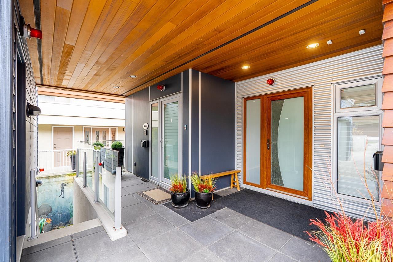 14976 Beachview Avenue, White Rock, British Columbia V4B 1P1 - Photo 3 - R3084839