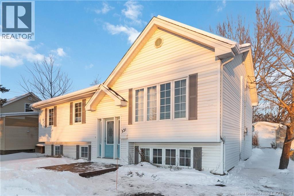 331 Thomas Street, Dieppe, New Brunswick  E1A 2C3 - Photo 2 - NB132521
