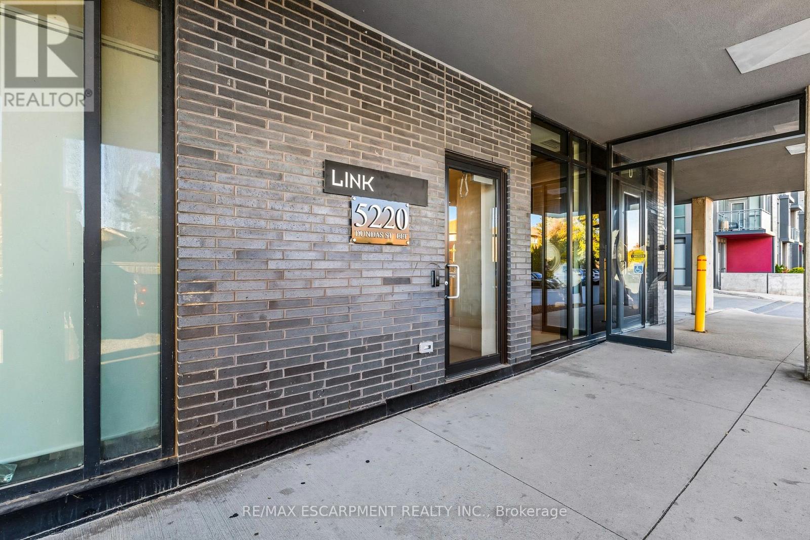 D515 - 5220 DUNDAS STREET, Burlington, Ontario