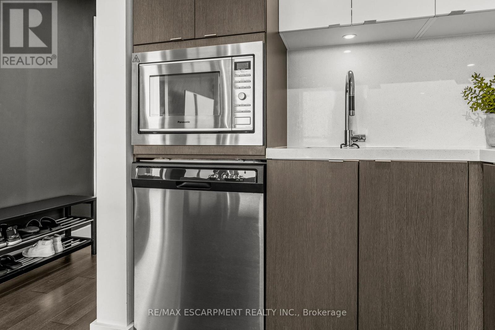 D515 - 5220 Dundas Street, Burlington, Ontario  L7L 0J4 - Photo 8 - W12742642