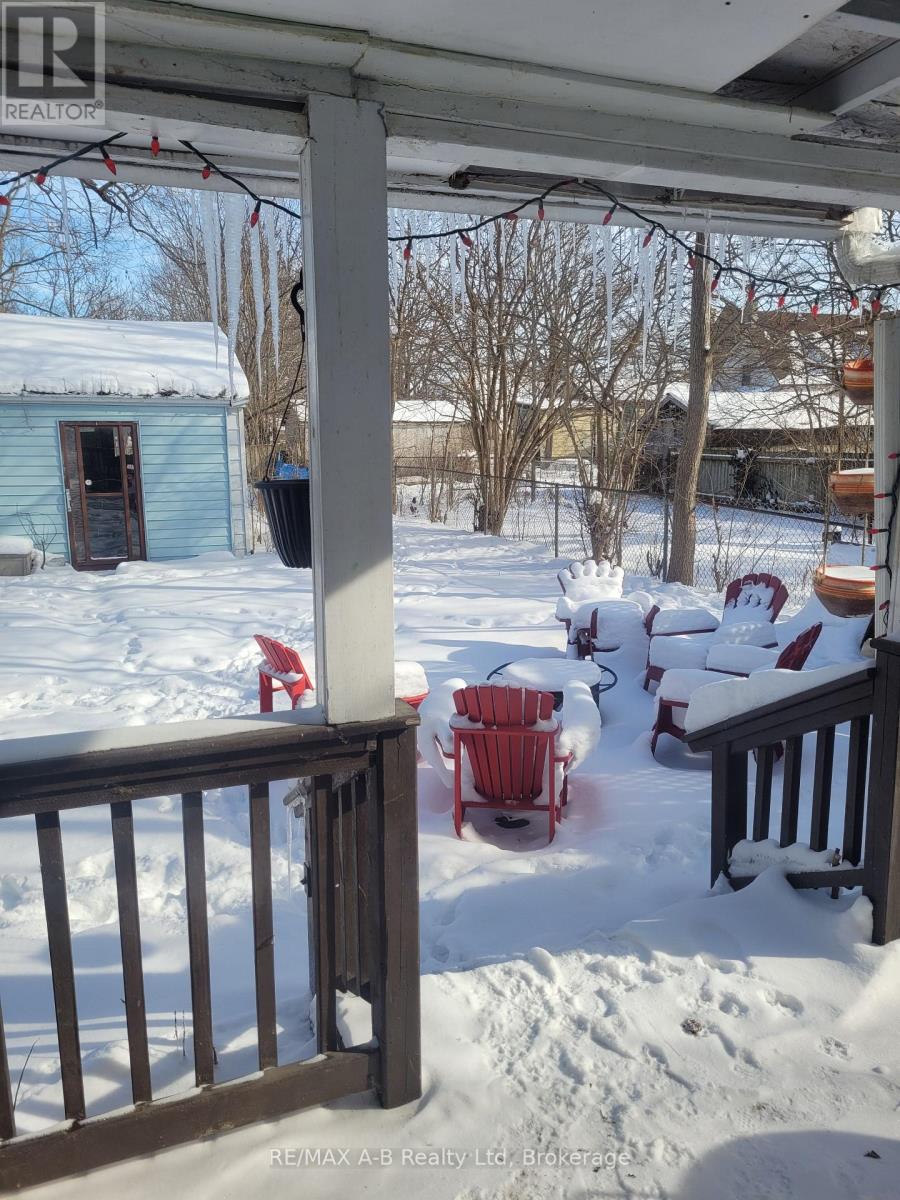 190 Colborne Street, London East, Ontario  N6B 2S2 - Photo 2 - X12742832