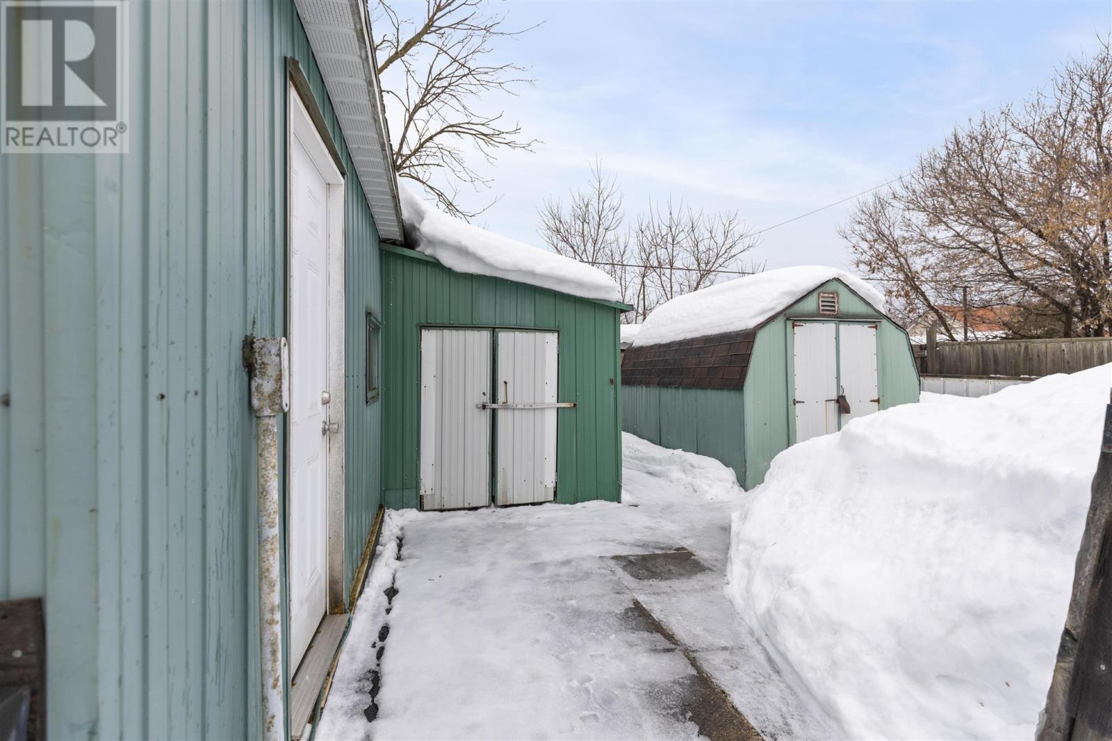 409 Third Ave, Sault Ste. Marie, Ontario P6C 4M3 - Photo 19 - SM260083