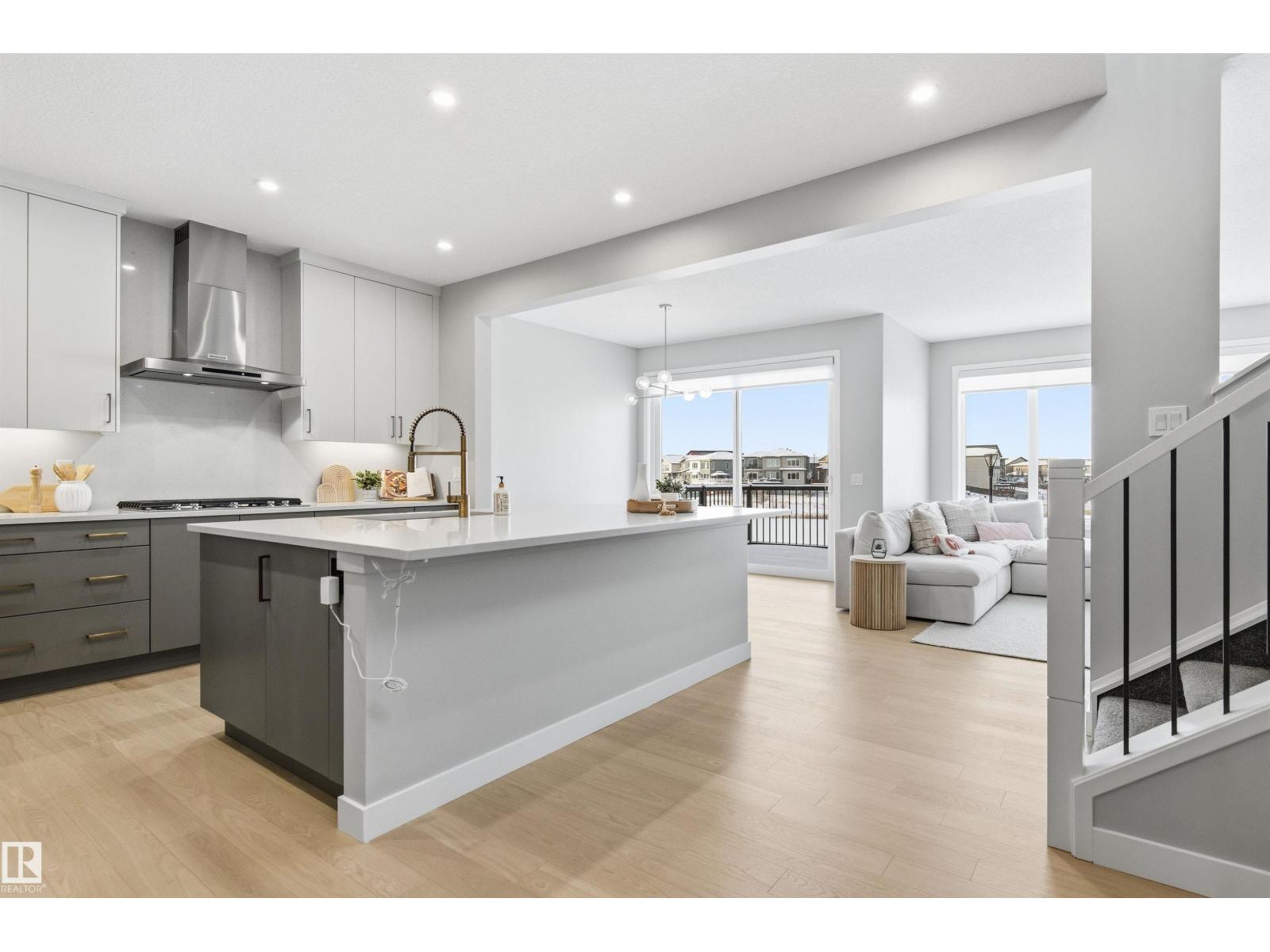 4899 Kinney Rd Sw, Edmonton, Alberta  T6W 5G9 - Photo 4 - E4469369