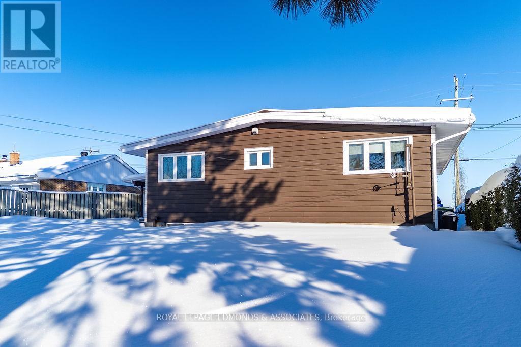 528 Irving Street, Pembroke, Ontario  K8A 2T9 - Photo 38 - X12742898