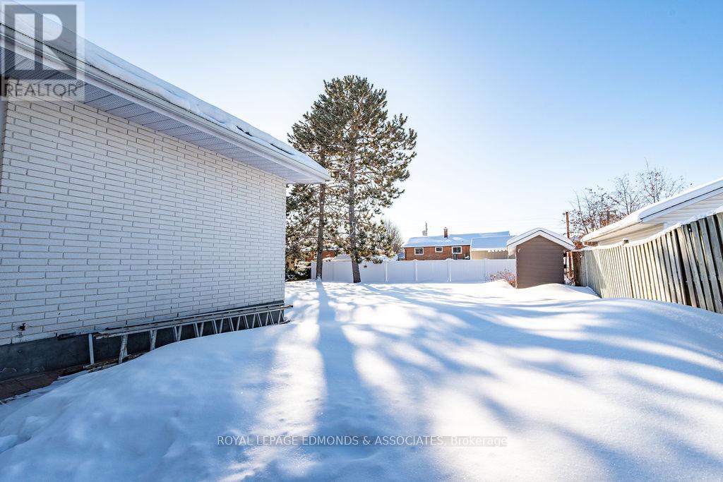 528 Irving Street, Pembroke, Ontario  K8A 2T9 - Photo 40 - X12742898