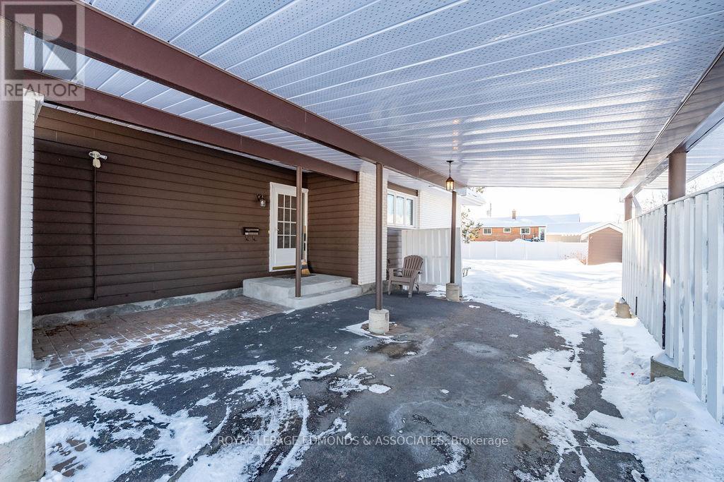 528 Irving Street, Pembroke, Ontario  K8A 2T9 - Photo 5 - X12742898