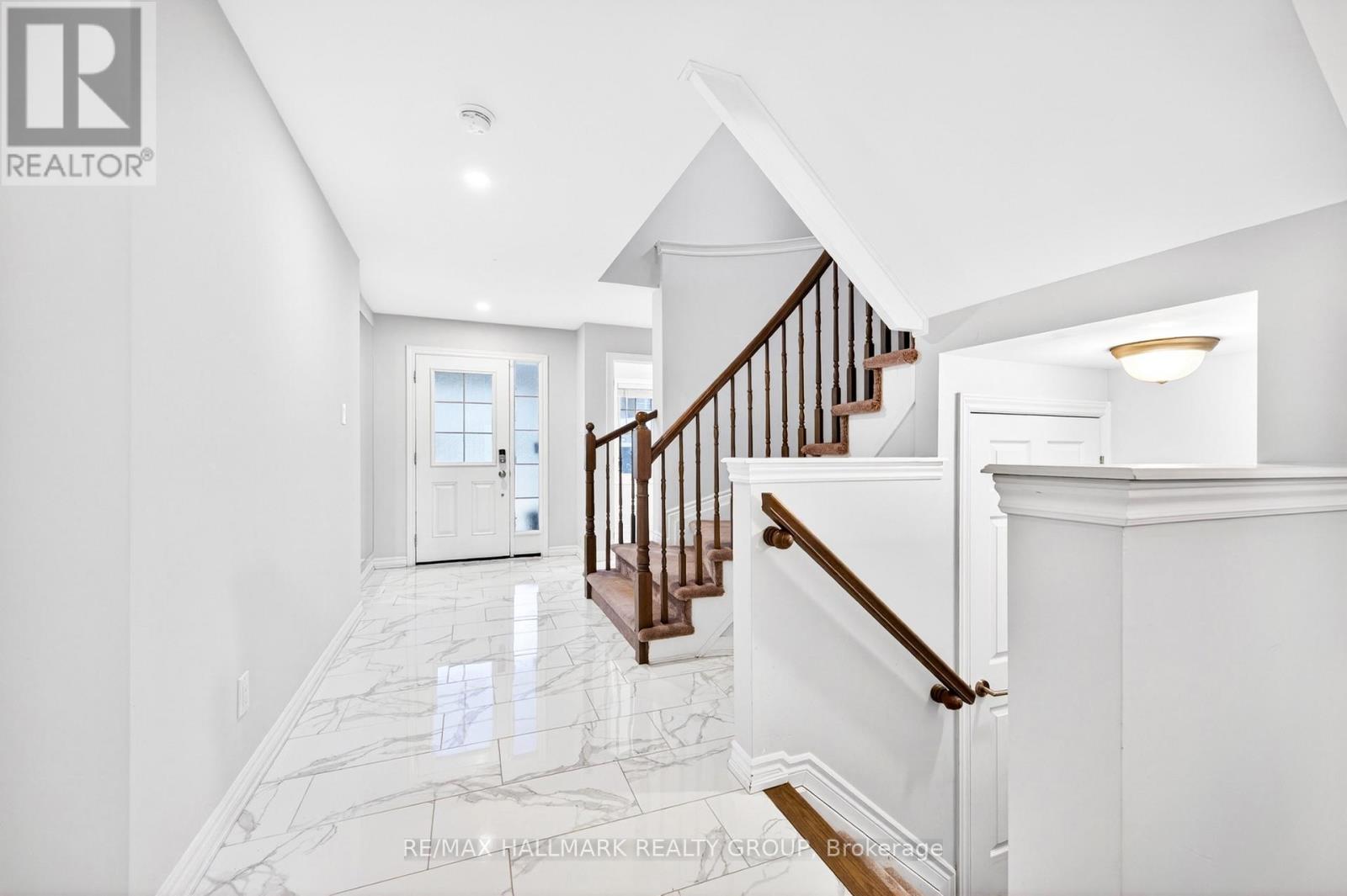 302 Sweetclover Way, Ottawa, Ontario  K4A 1E5 - Photo 4 - X12742918