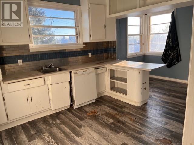 527 Court St N, Thunder Bay, Ontario  P7A 4Y2 - Photo 3 - TB2600147