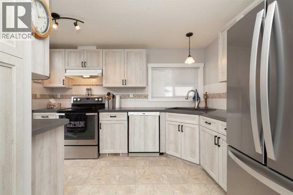 2918 30 Avenue, Lethbridge, Alberta  T1K 6S7 - Photo 10 - A2281670