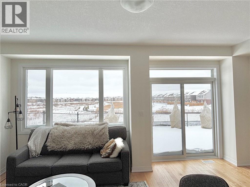 420 Newman Drive Unit# 10, Cambridge, Ontario  N1S 0E9 - Photo 3 - 40800197