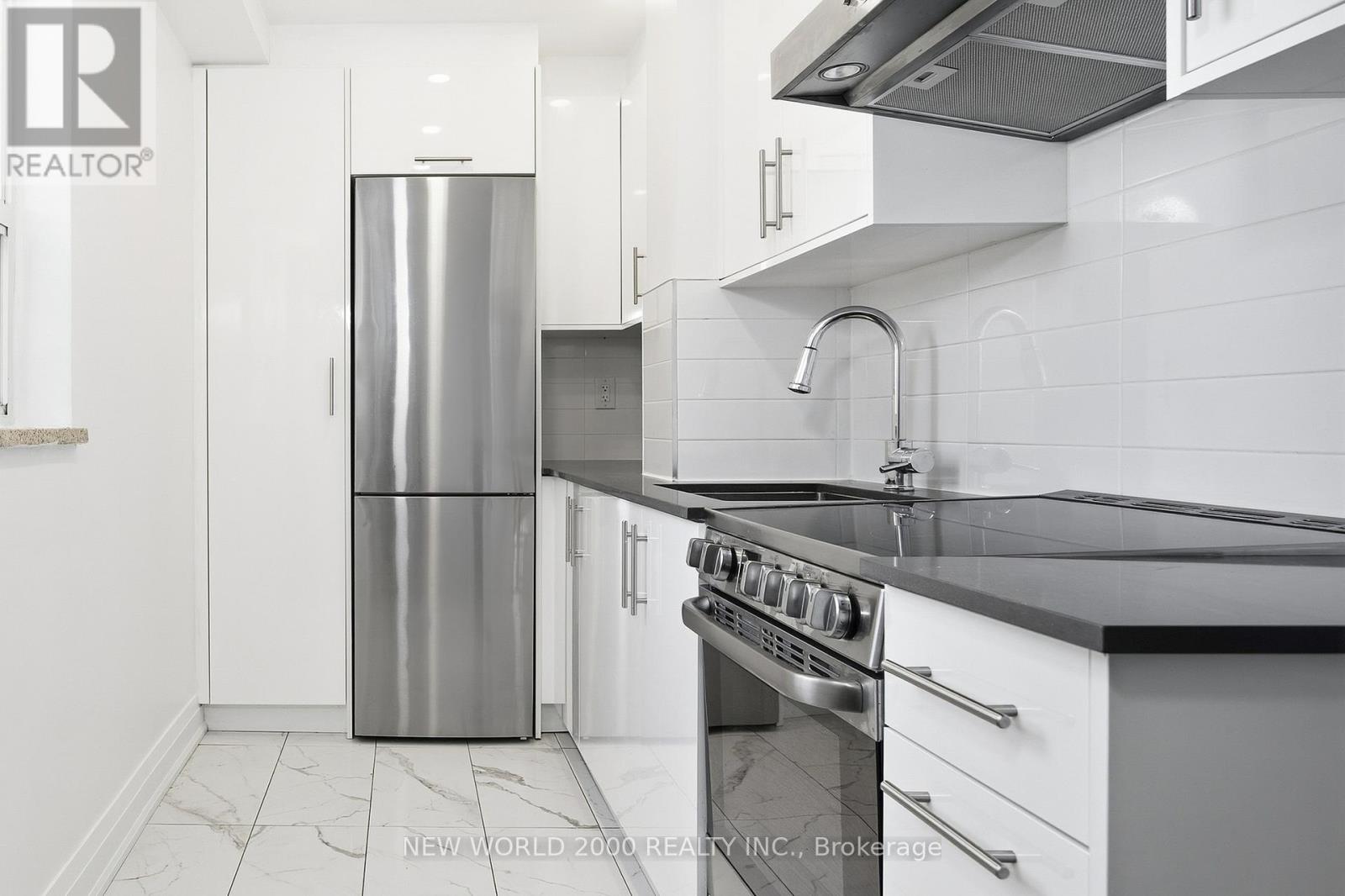 608 - 88 BERNARD AVENUE, Toronto, Ontario