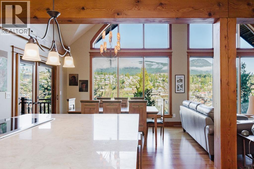 401 Skyline Drive, Gibsons, British Columbia  V0N 1V8 - Photo 10 - R3080514