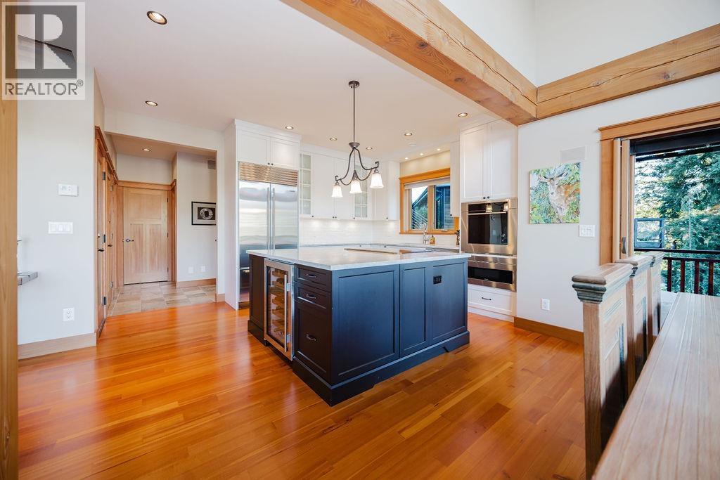 401 Skyline Drive, Gibsons, British Columbia  V0N 1V8 - Photo 6 - R3080514