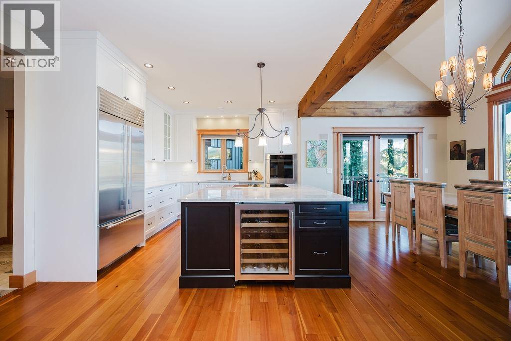 401 Skyline Drive, Gibsons, British Columbia  V0N 1V8 - Photo 4 - R3080514