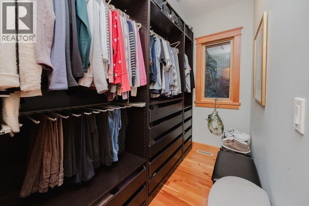 401 Skyline Drive, Gibsons, British Columbia  V0N 1V8 - Photo 23 - R3080514