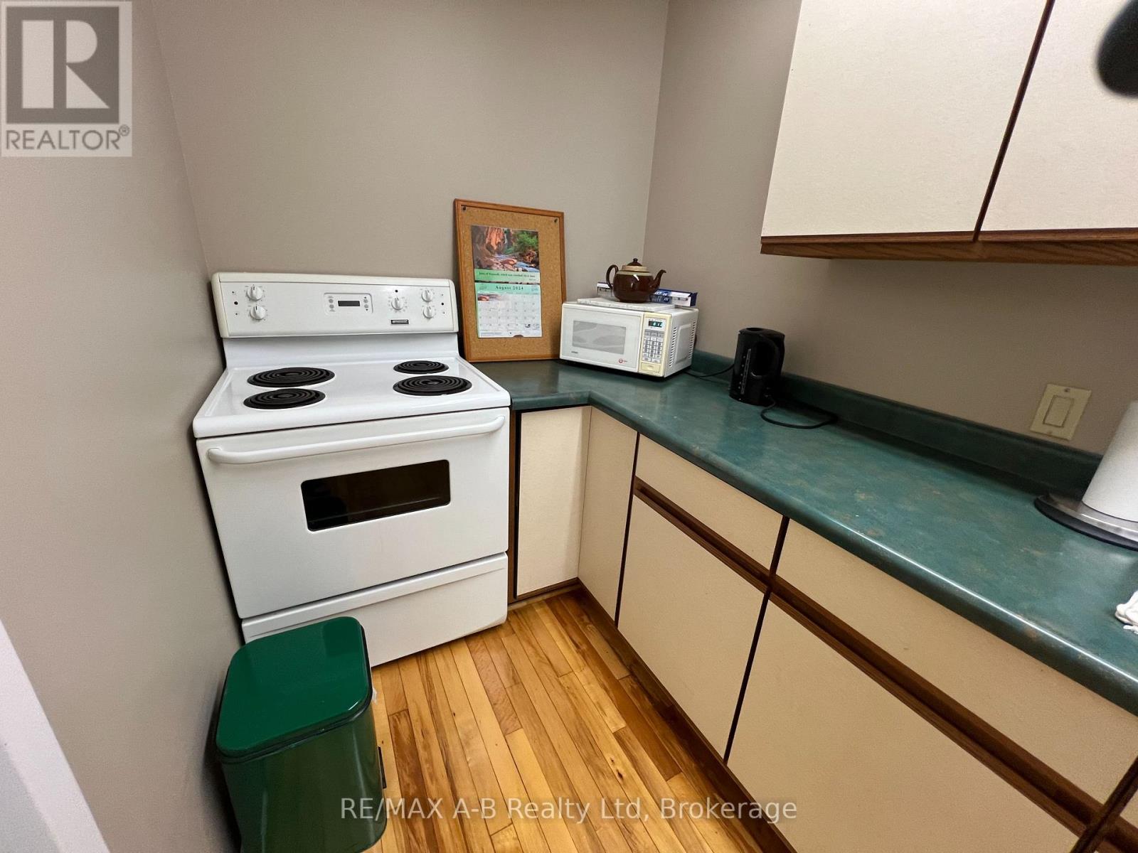 103 - 199 Hope Street East Street E, East Zorra-Tavistock, Ontario  N0B 2R0 - Photo 20 - X12092804