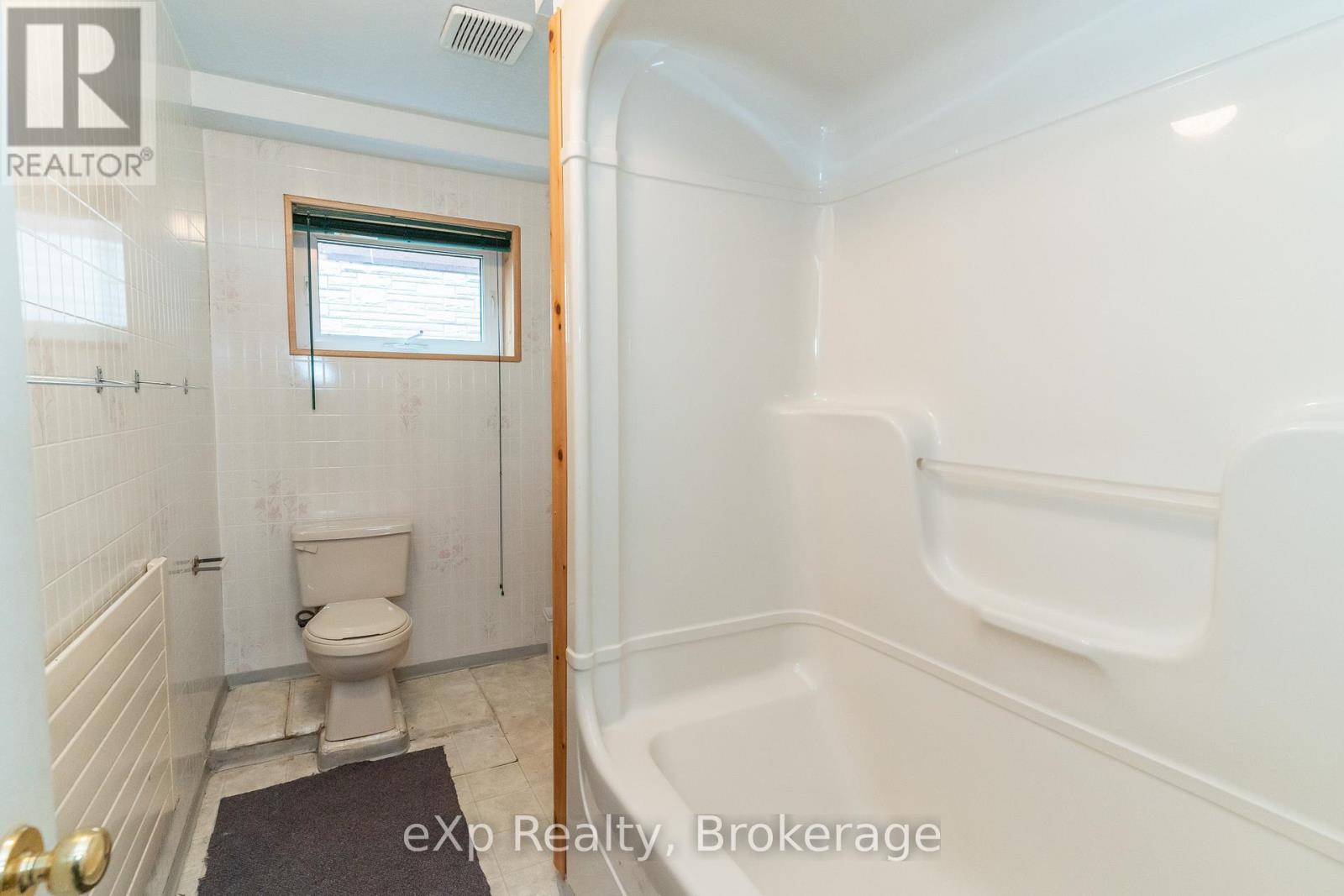 5331 Hwy 124 Highway, Magnetawan, Ontario  P0A 1P0 - Photo 31 - X12393052