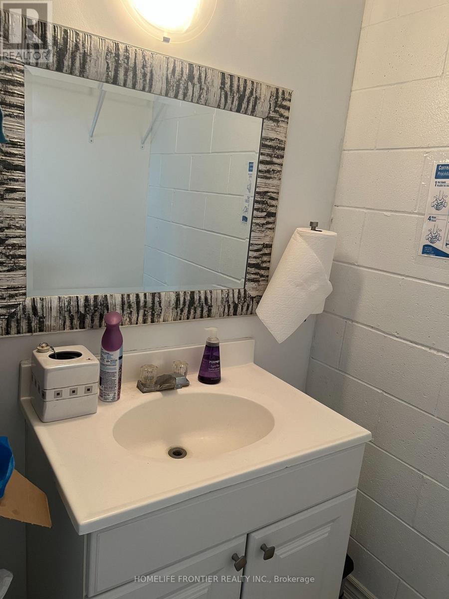 16 Wilstead Drive, Newmarket, Ontario  L3Y 4T9 - Photo 12 - N12742844