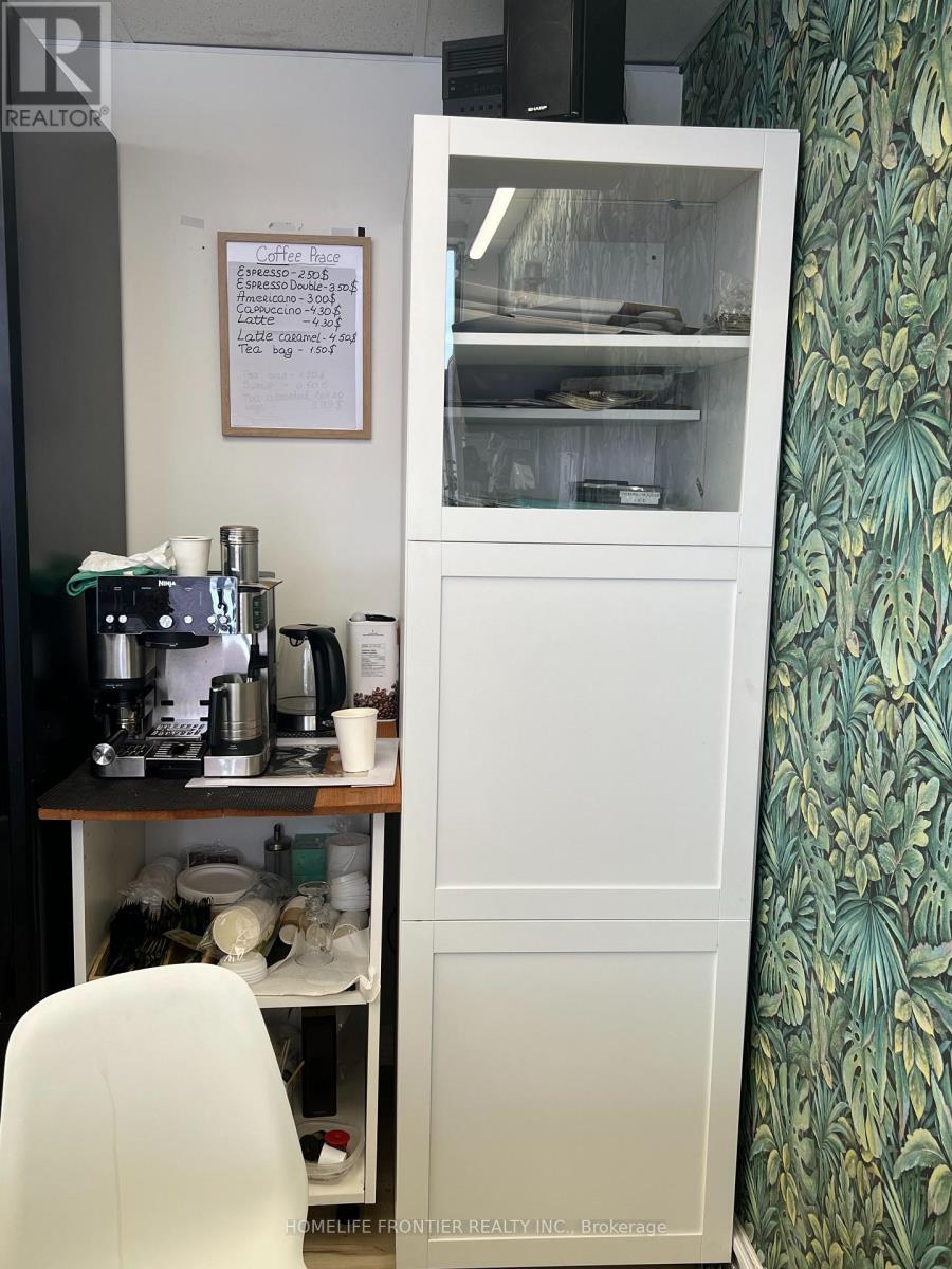 16 Wilstead Drive, Newmarket, Ontario  L3Y 4T9 - Photo 3 - N12742844