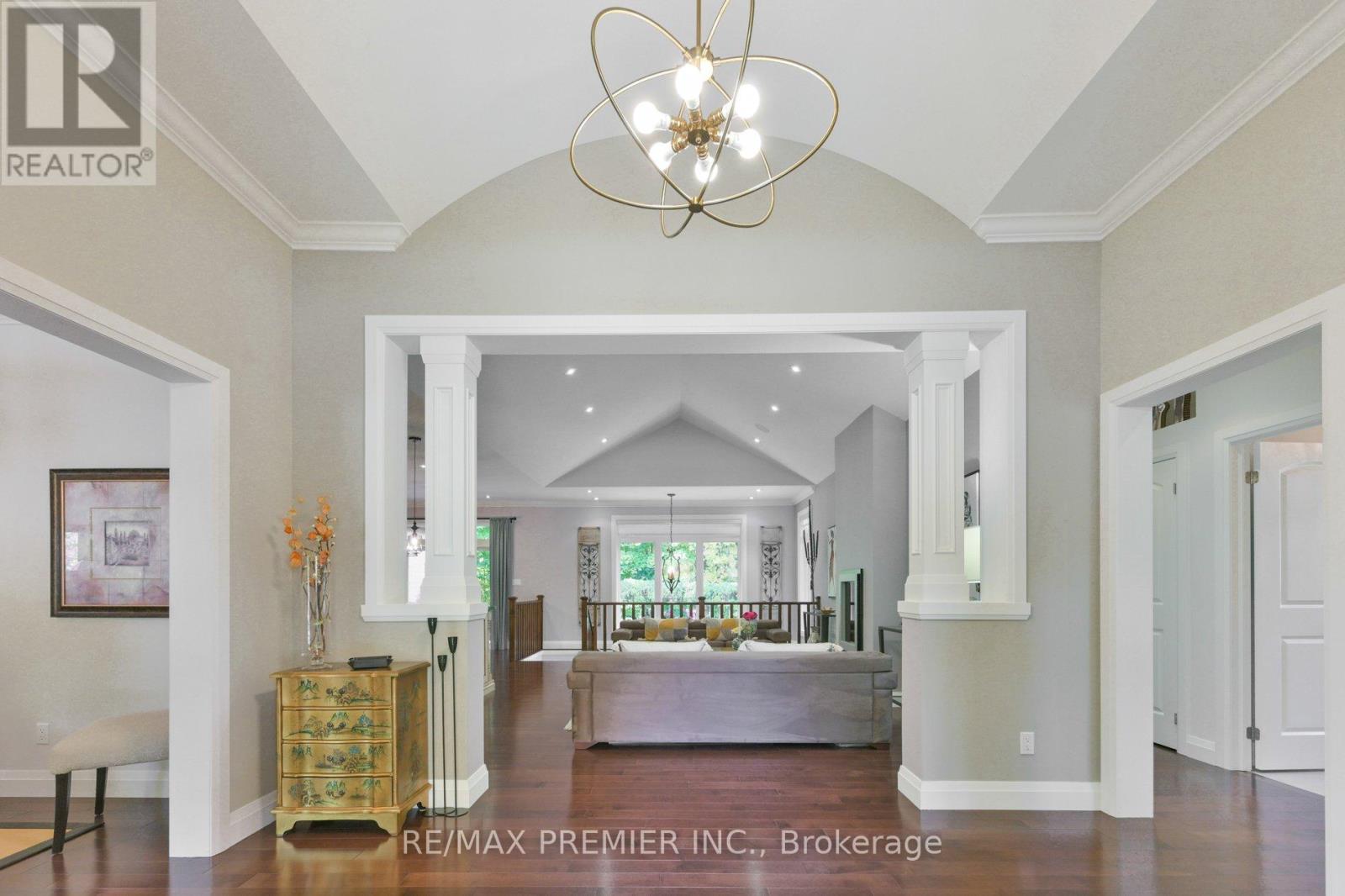 2 Hilltop Court, Springwater (Snow Valley), Ontario  L0L 1Y3 - Photo 4 - S12742920