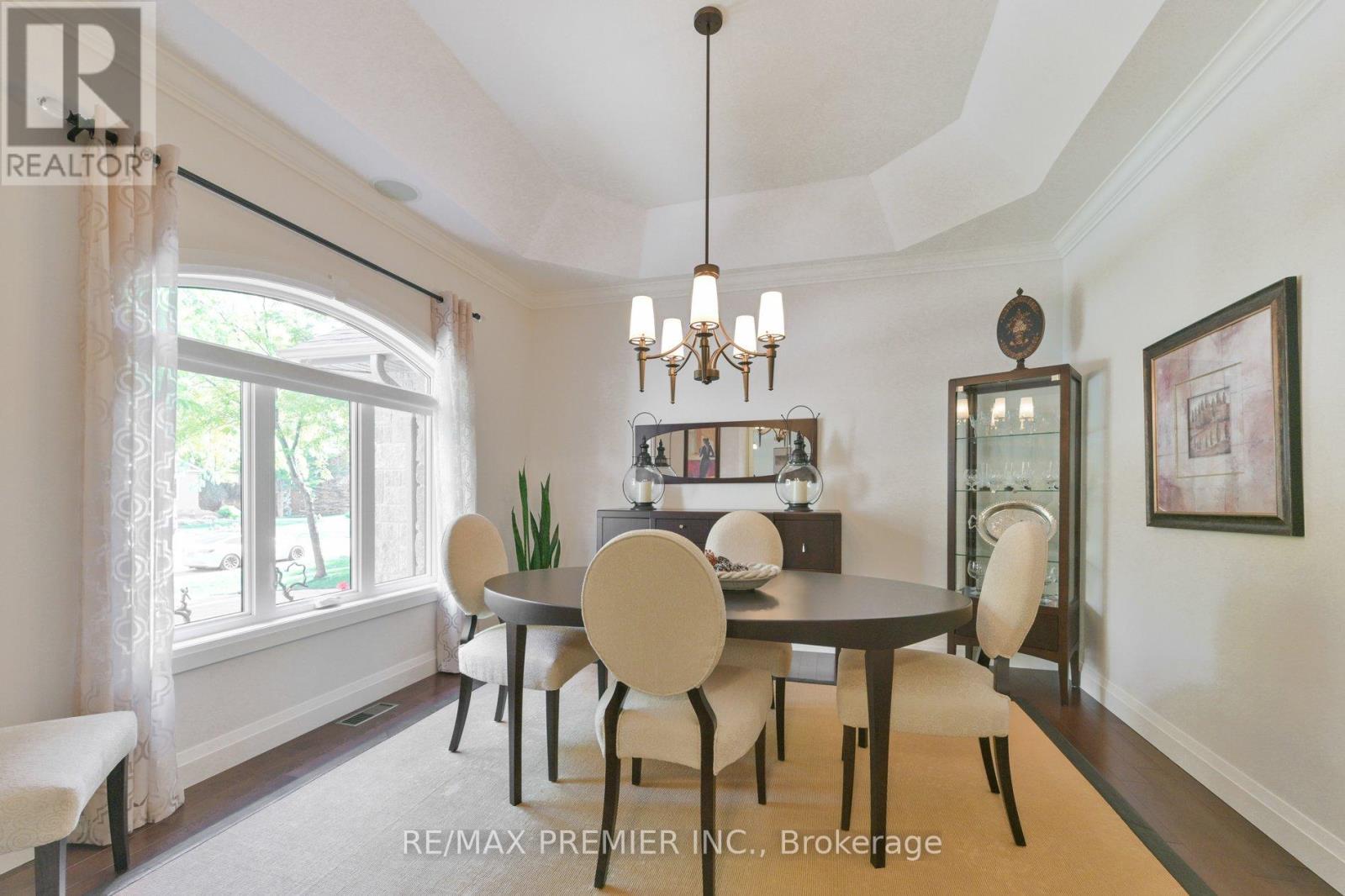 2 Hilltop Court, Springwater (Snow Valley), Ontario  L0L 1Y3 - Photo 5 - S12742920