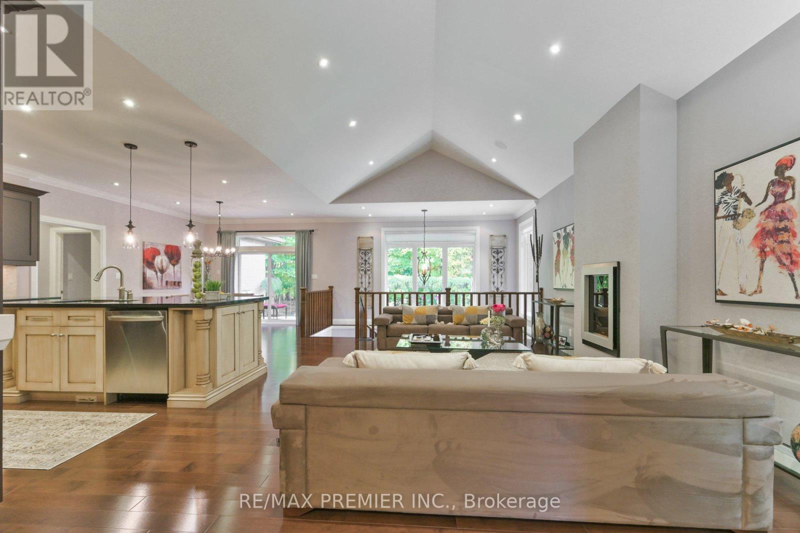 2 Hilltop Court, Springwater (Snow Valley), Ontario  L0L 1Y3 - Photo 6 - S12742920