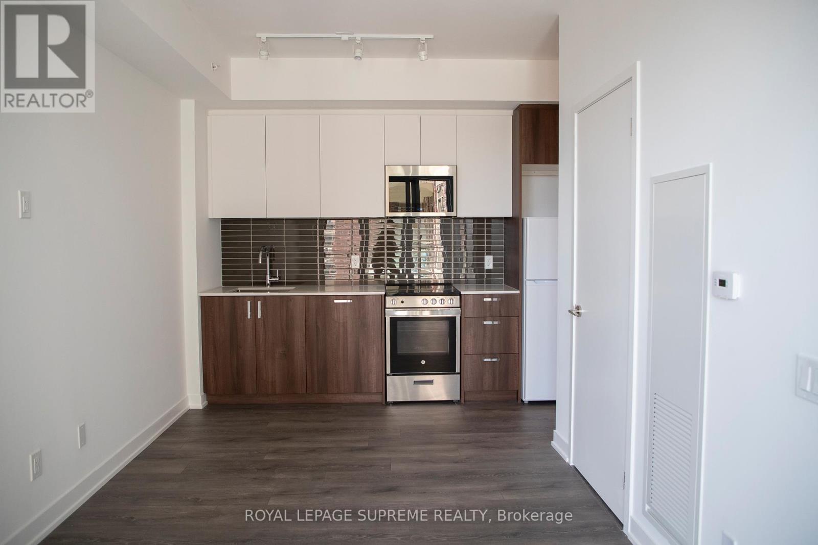 704 - 1787 St Clair Avenue W, Toronto, Ontario  M6N 0B7 - Photo 10 - W12742870