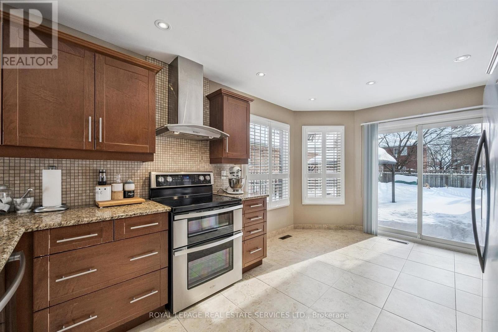 236 O'donoghue Avenue, Oakville, Ontario  L6H 3W6 - Photo 12 - W12742876