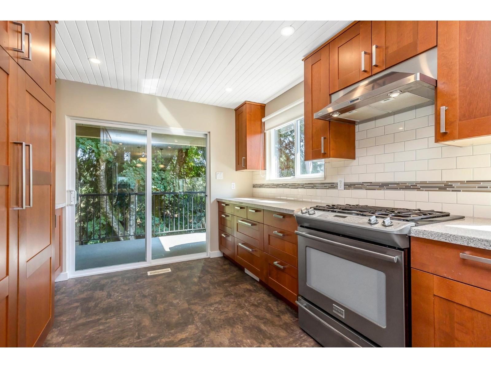 29665 Glengarry Avenue, Abbotsford, British Columbia  V4X 1Z7 - Photo 8 - R3084770