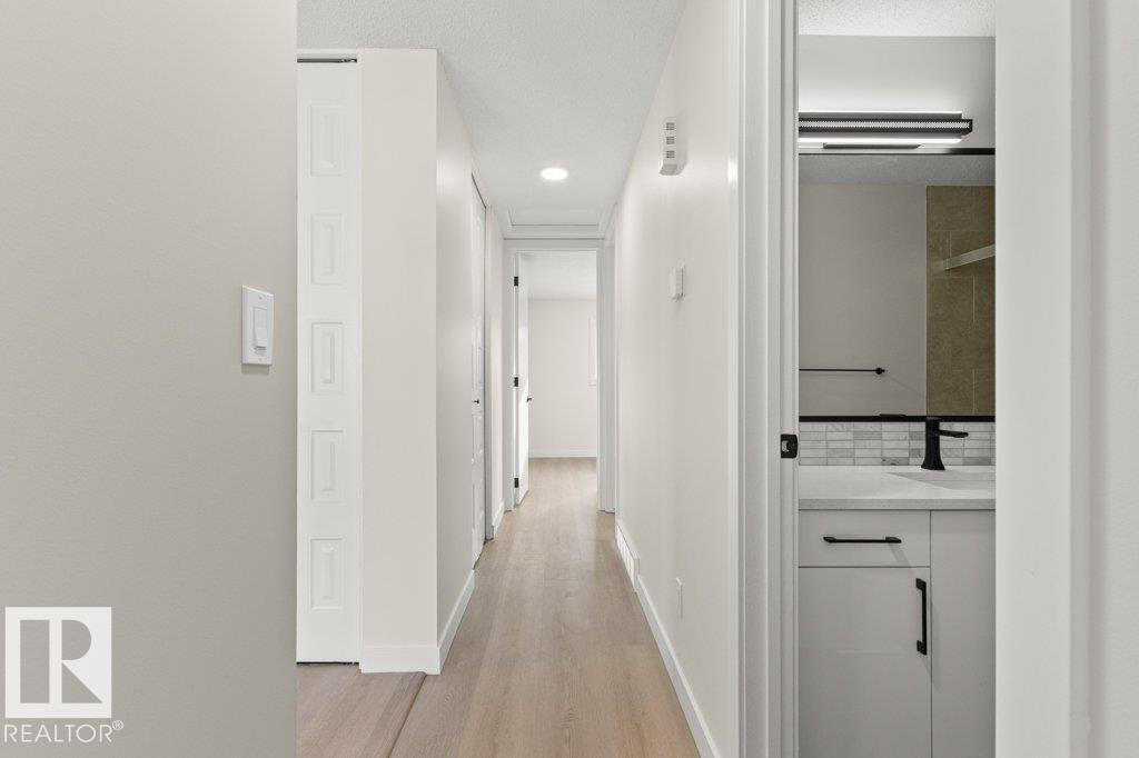 3043 142 Av Nw, Edmonton, Alberta T5Y 1J1 - Photo 21 - E4471540