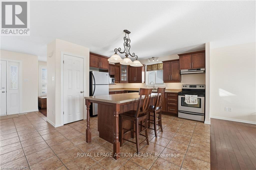 28 Mansfield Drive, Brant, Ontario  N0E 1N0 - Photo 6 - X12742838