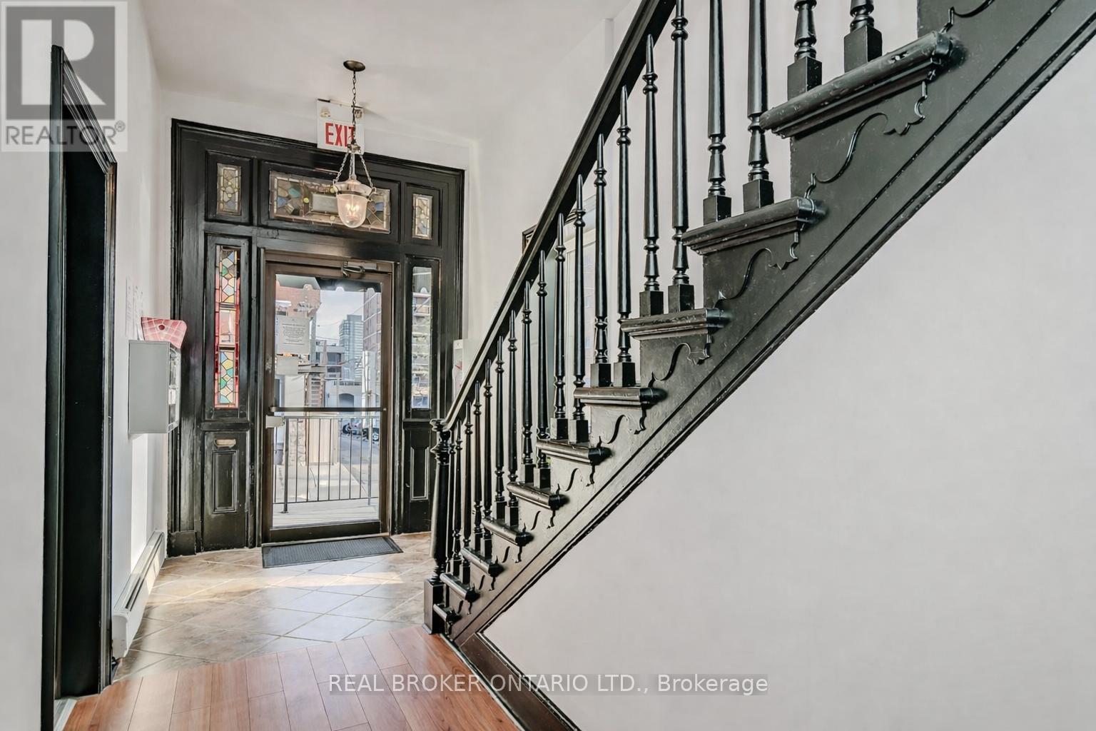 14 Forest Avenue Street S, Hamilton, Ontario  L8P 3A8 - Photo 3 - X12742912