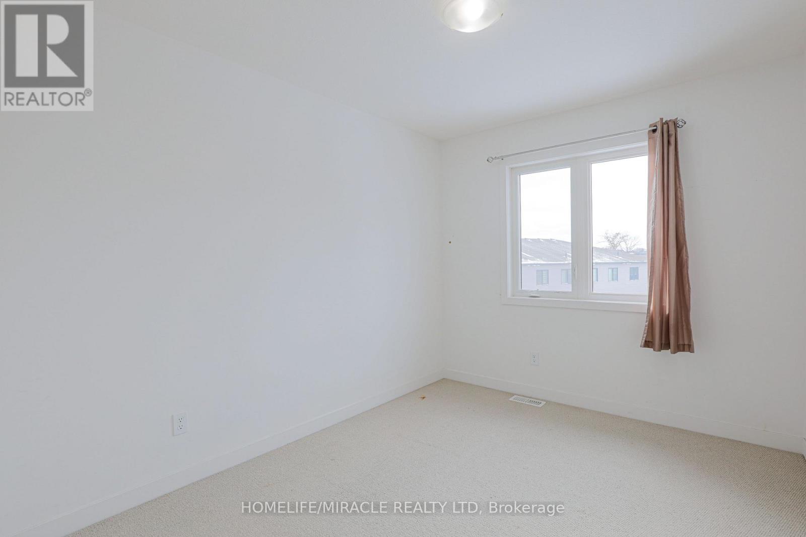 105 Pony Way, Kitchener, Ontario  N2R 0R8 - Photo 17 - X12742916