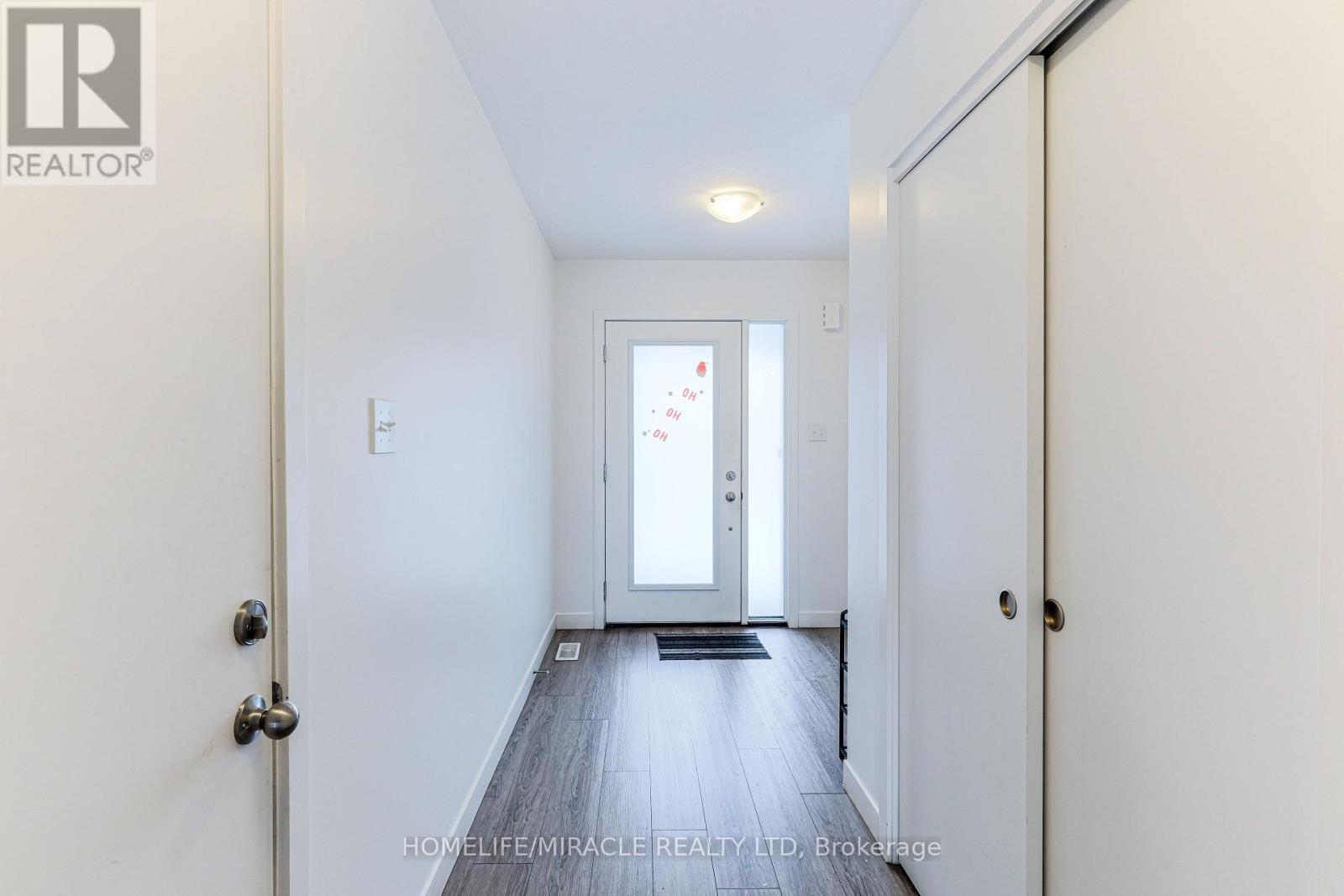 105 Pony Way, Kitchener, Ontario  N2R 0R8 - Photo 3 - X12742916