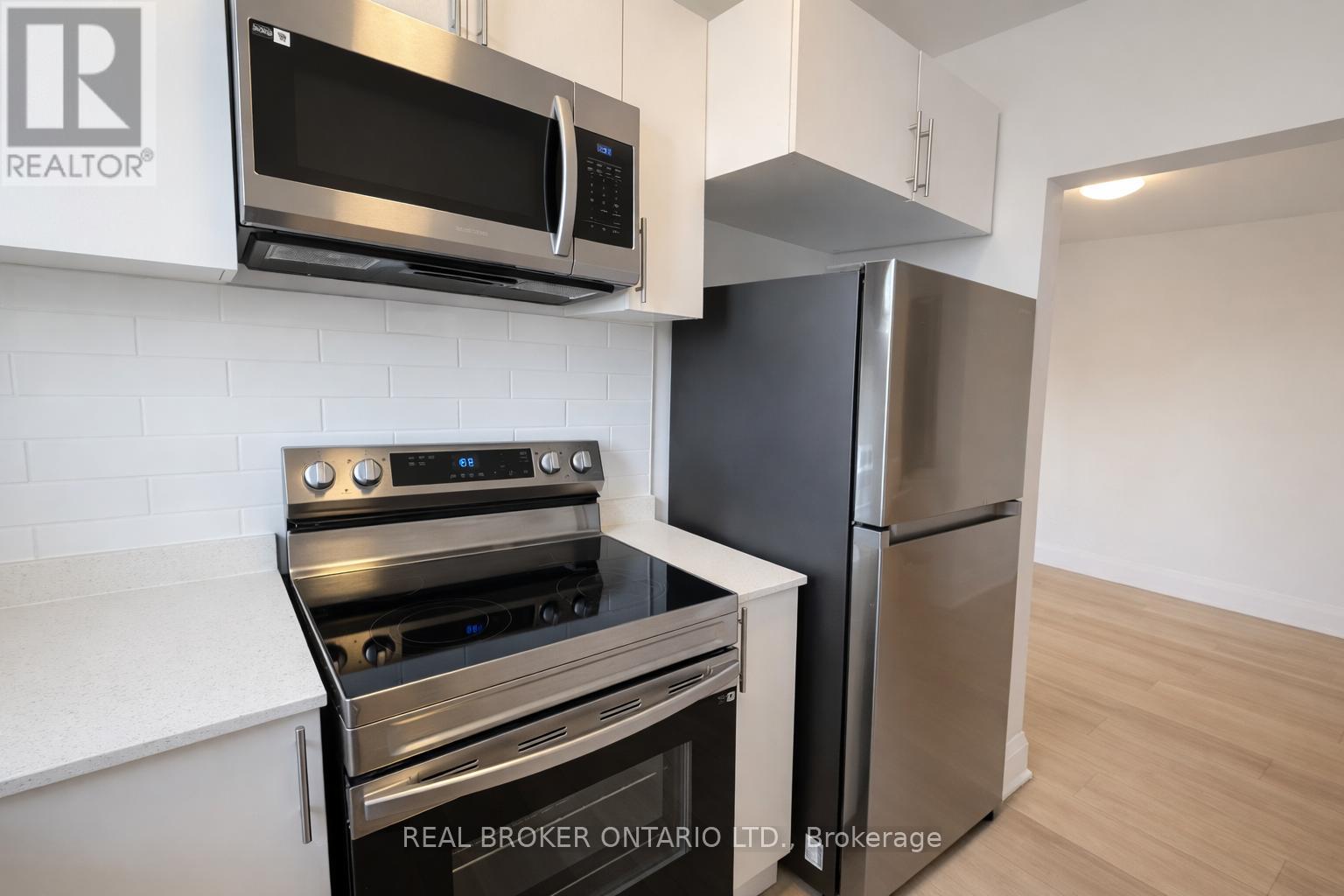 17 Louisa Street, Kitchener, Ontario  N2H 5L7 - Photo 7 - X12742924