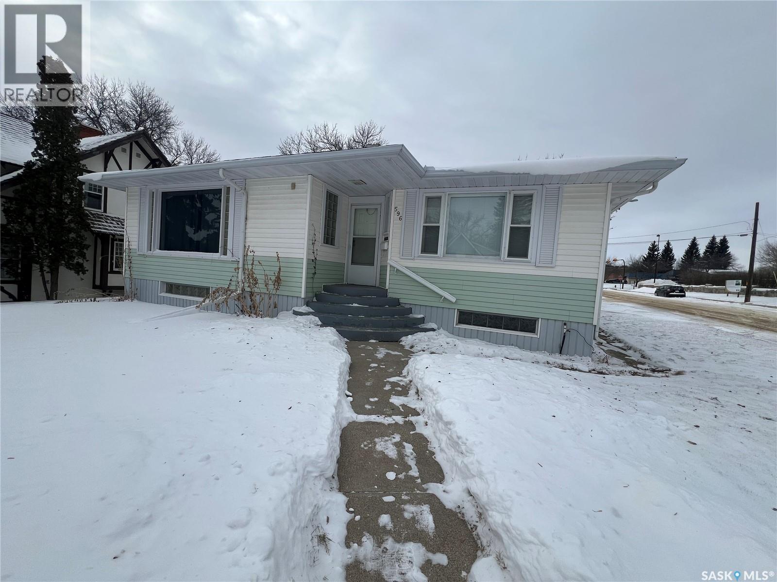 596 1st AVENUE NE, swift current, Saskatchewan