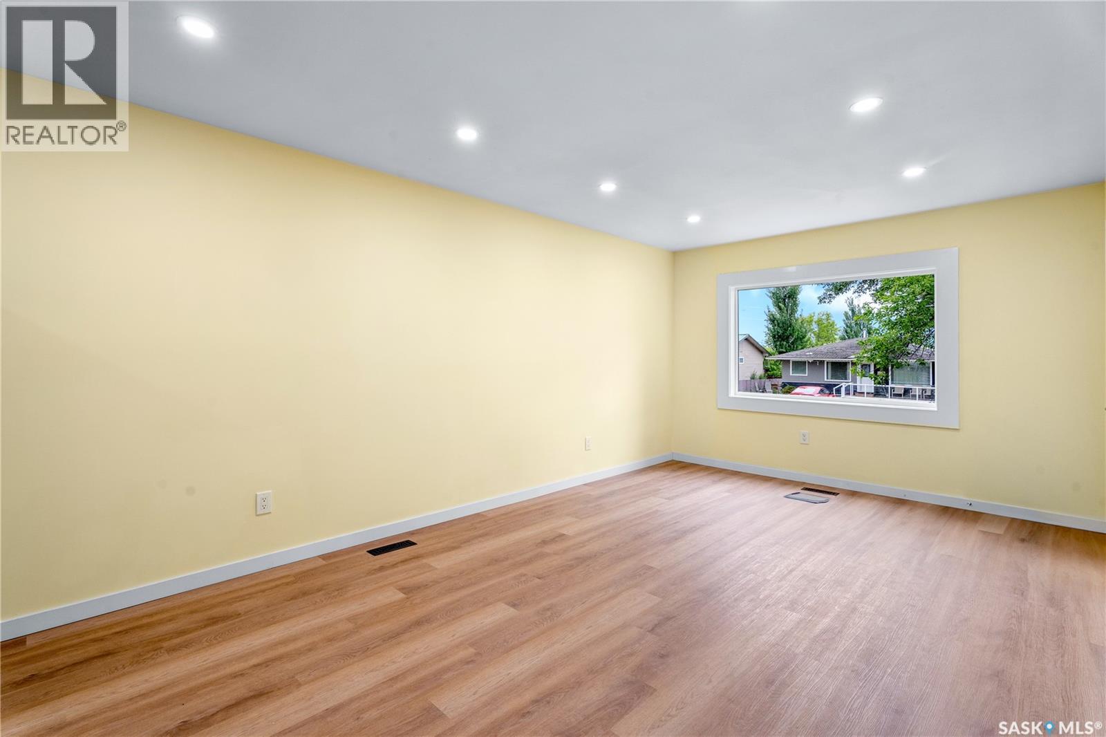 631 20th Street E, Prince Albert, Saskatchewan  S6V 1L5 - Photo 3 - SK027664