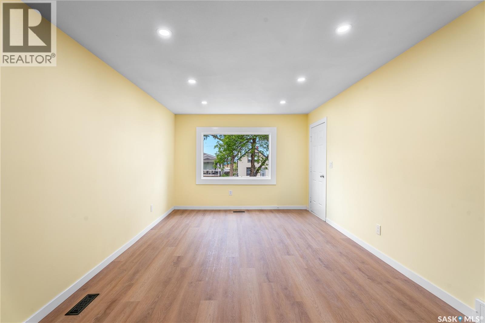 631 20th Street E, Prince Albert, Saskatchewan  S6V 1L5 - Photo 4 - SK027664