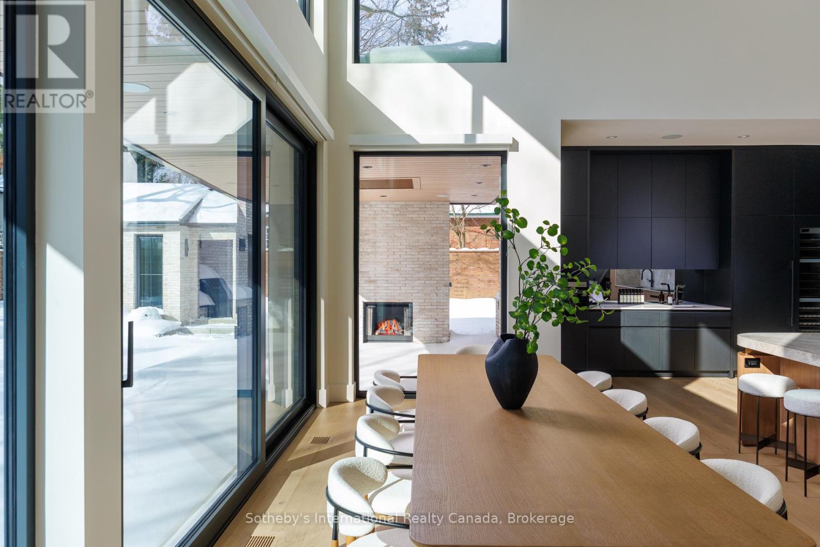 222 Burgundy Drive, Oakville, Ontario  L6J 4G1 - Photo 10 - W12742986