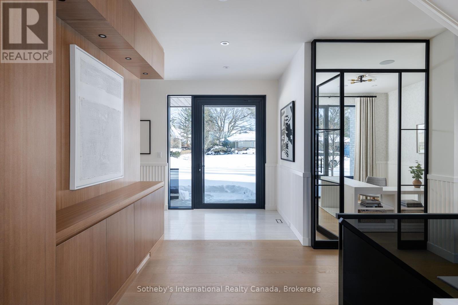 222 Burgundy Drive, Oakville, Ontario  L6J 4G1 - Photo 3 - W12742986