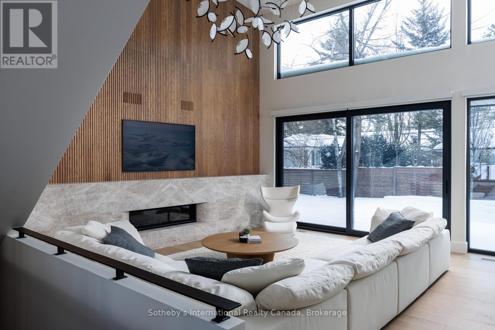 222 Burgundy Drive, Oakville, Ontario  L6J 4G1 - Photo 5 - W12742986