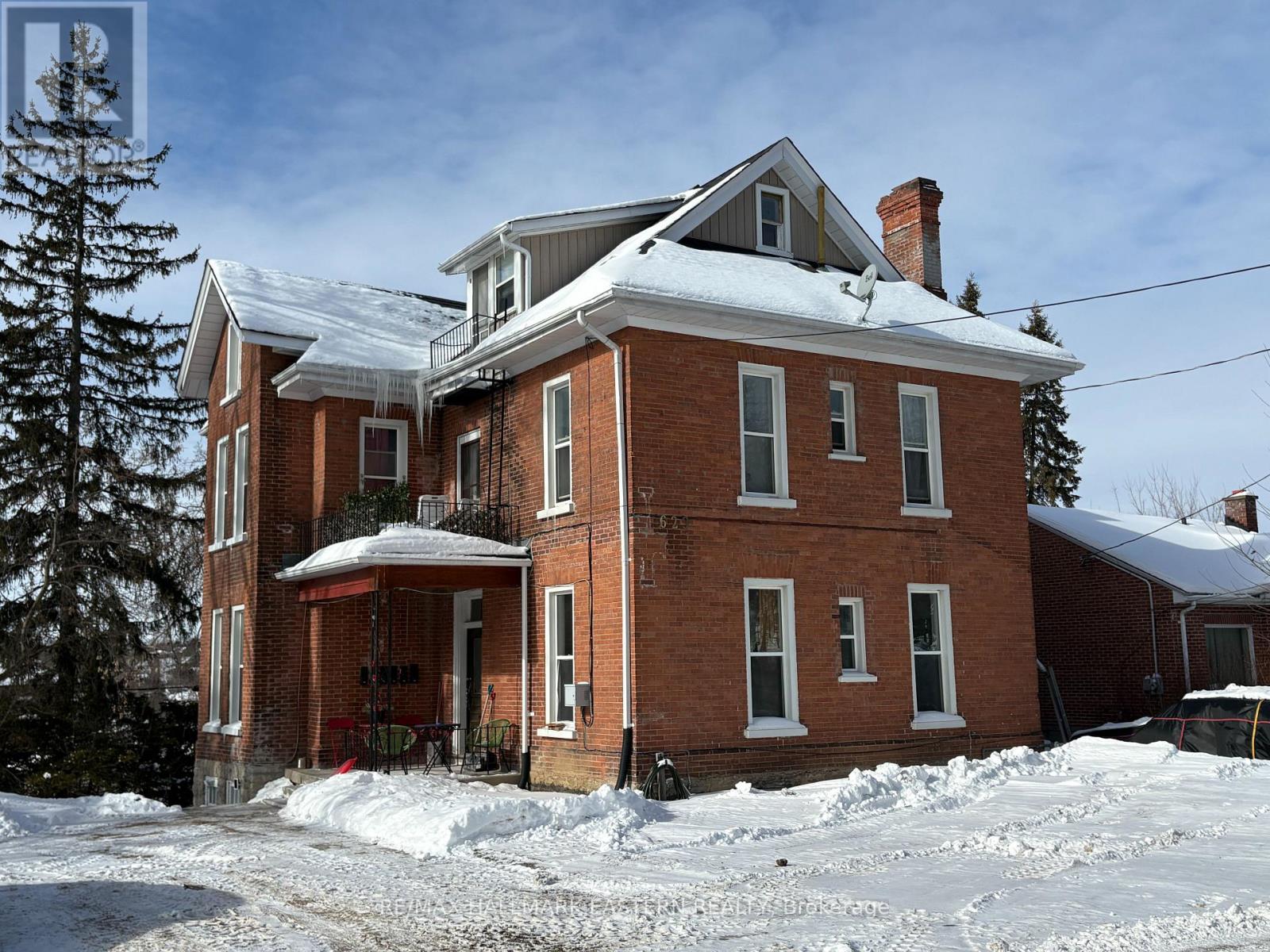 629 Rubidge Street, Peterborough (Town Ward 3), Ontario  K9H 4E9 - Photo 1 - X12740344