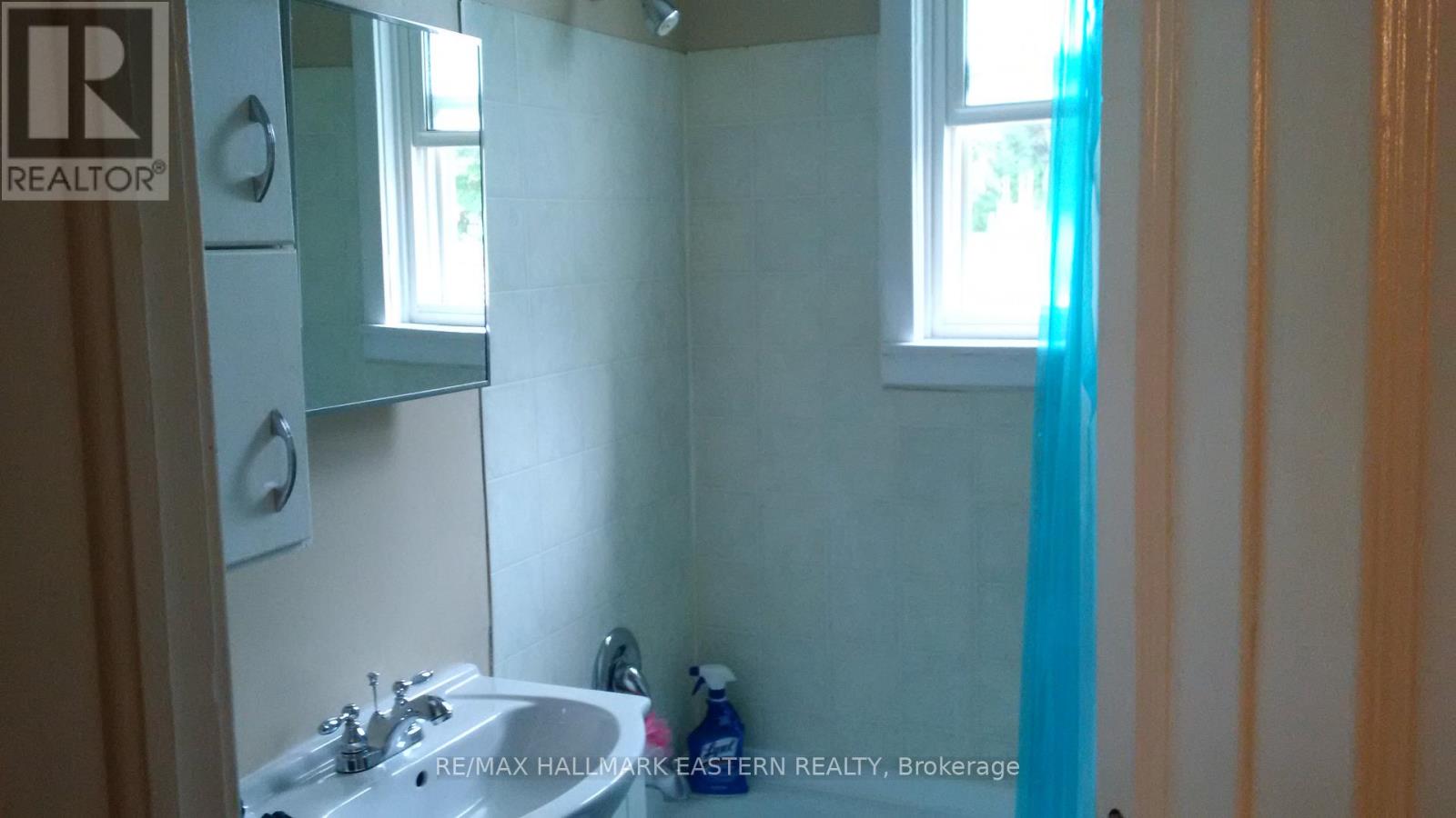 629 Rubidge Street, Peterborough (Town Ward 3), Ontario  K9H 4E9 - Photo 11 - X12740344