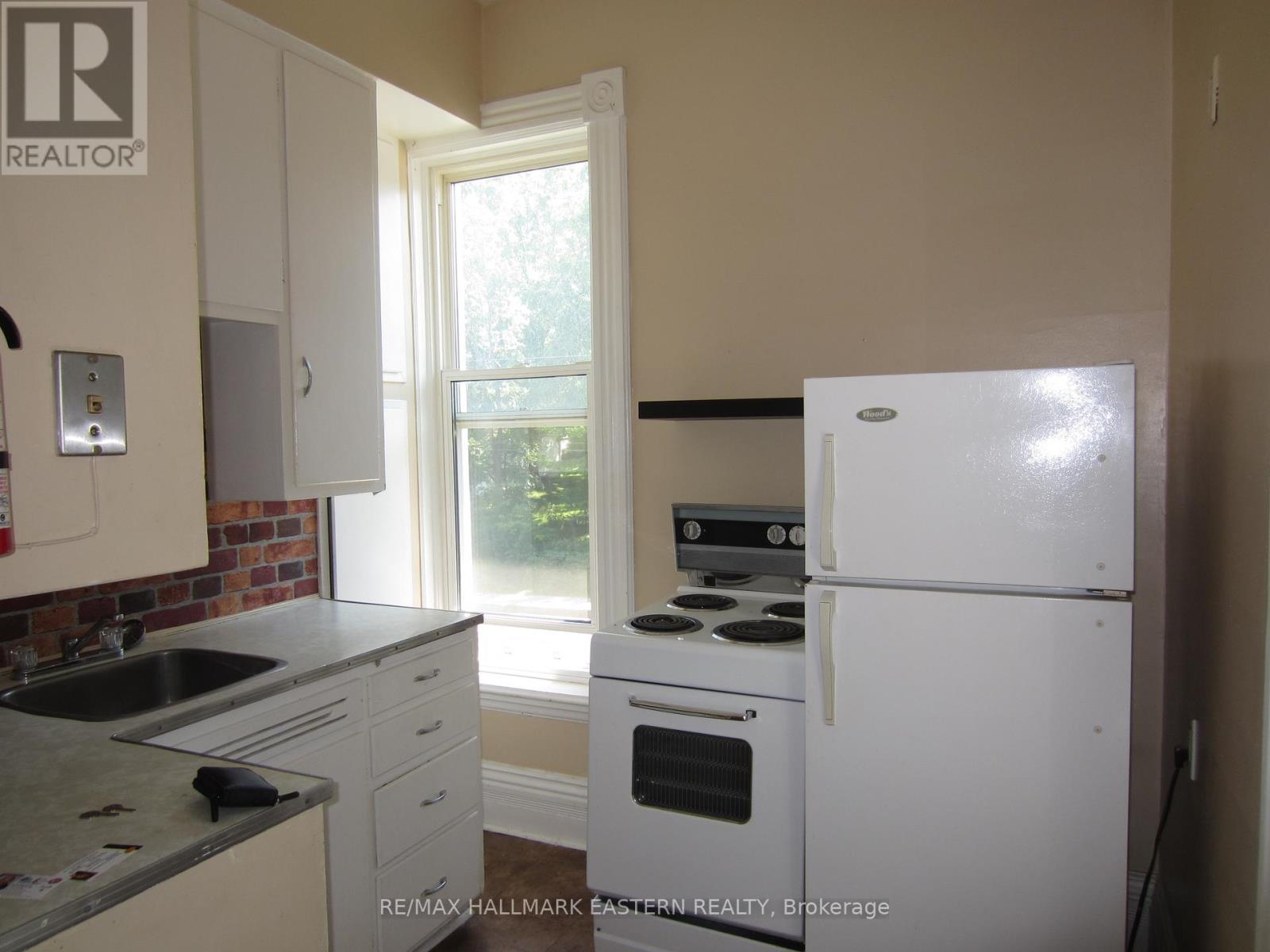 629 Rubidge Street, Peterborough (Town Ward 3), Ontario  K9H 4E9 - Photo 15 - X12740344