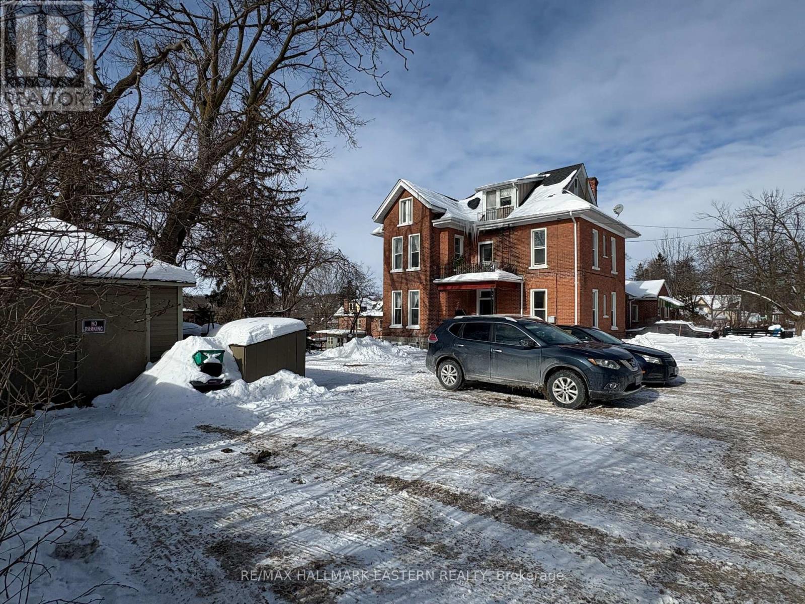 629 Rubidge Street, Peterborough (Town Ward 3), Ontario  K9H 4E9 - Photo 2 - X12740344