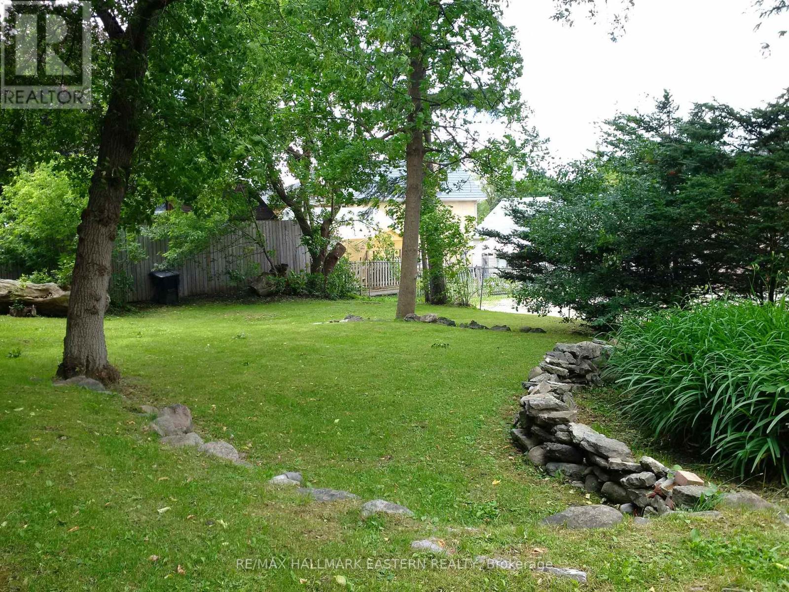 629 Rubidge Street, Peterborough (Town Ward 3), Ontario  K9H 4E9 - Photo 8 - X12740344